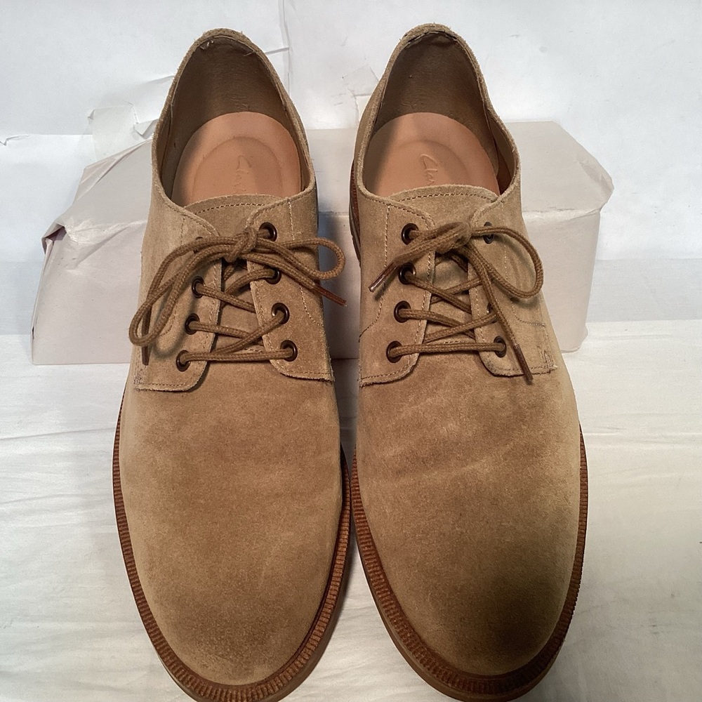 Tan Suede Bucks Men’s Clarks Cushion Plus Oxfords Men’s Size 9
